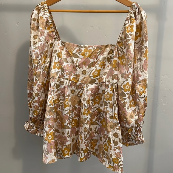 Storia Tops - Beautiful Storia Top